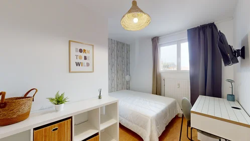 Chambre privée à 7 rue de l'abreuvoir, image 12 de 21