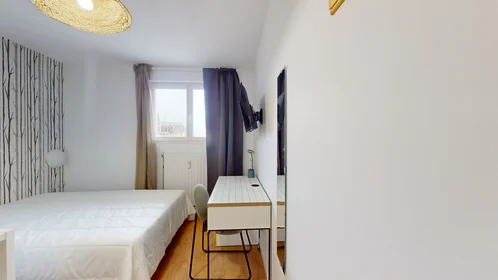 Chambre privée à 7 rue de l'abreuvoir, image 13 de 21