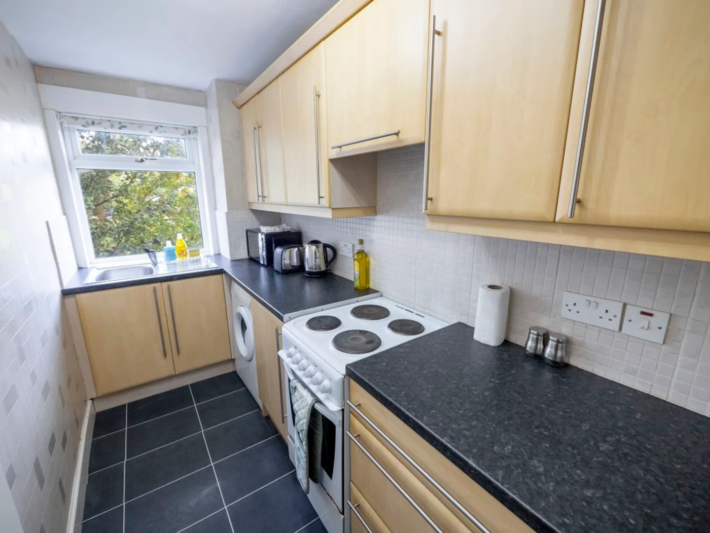 Two bedroom accommodation in Dundee
