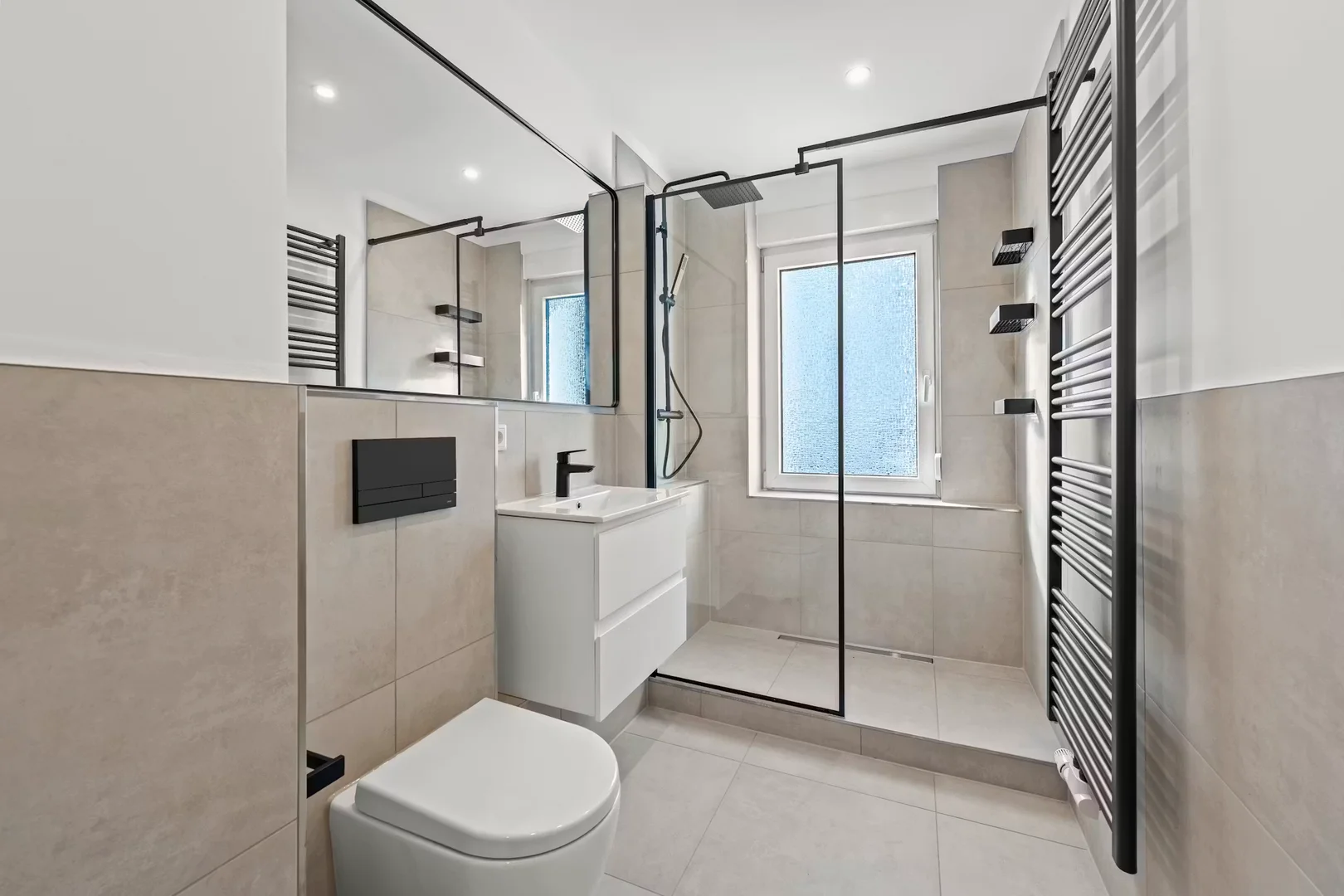 Comfortable and spacious student room in 