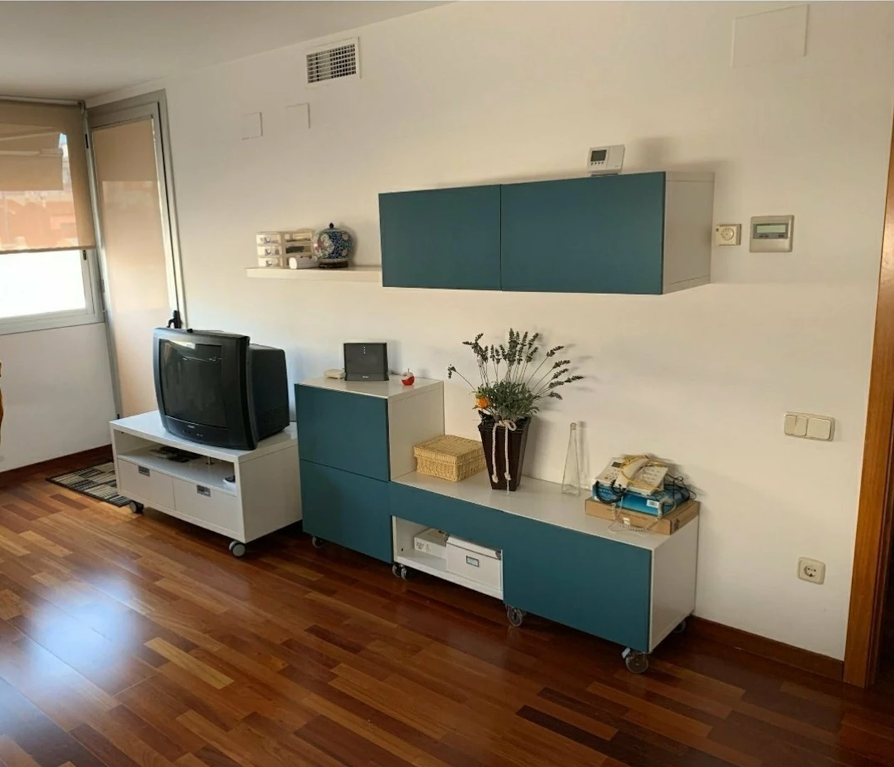 Room for rent with double bed Terrassa