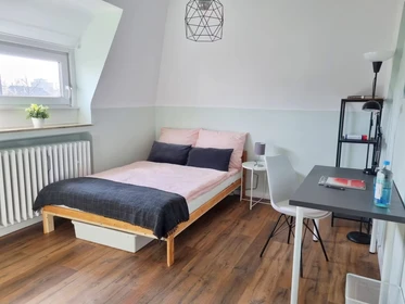 Cheap private room in Koln