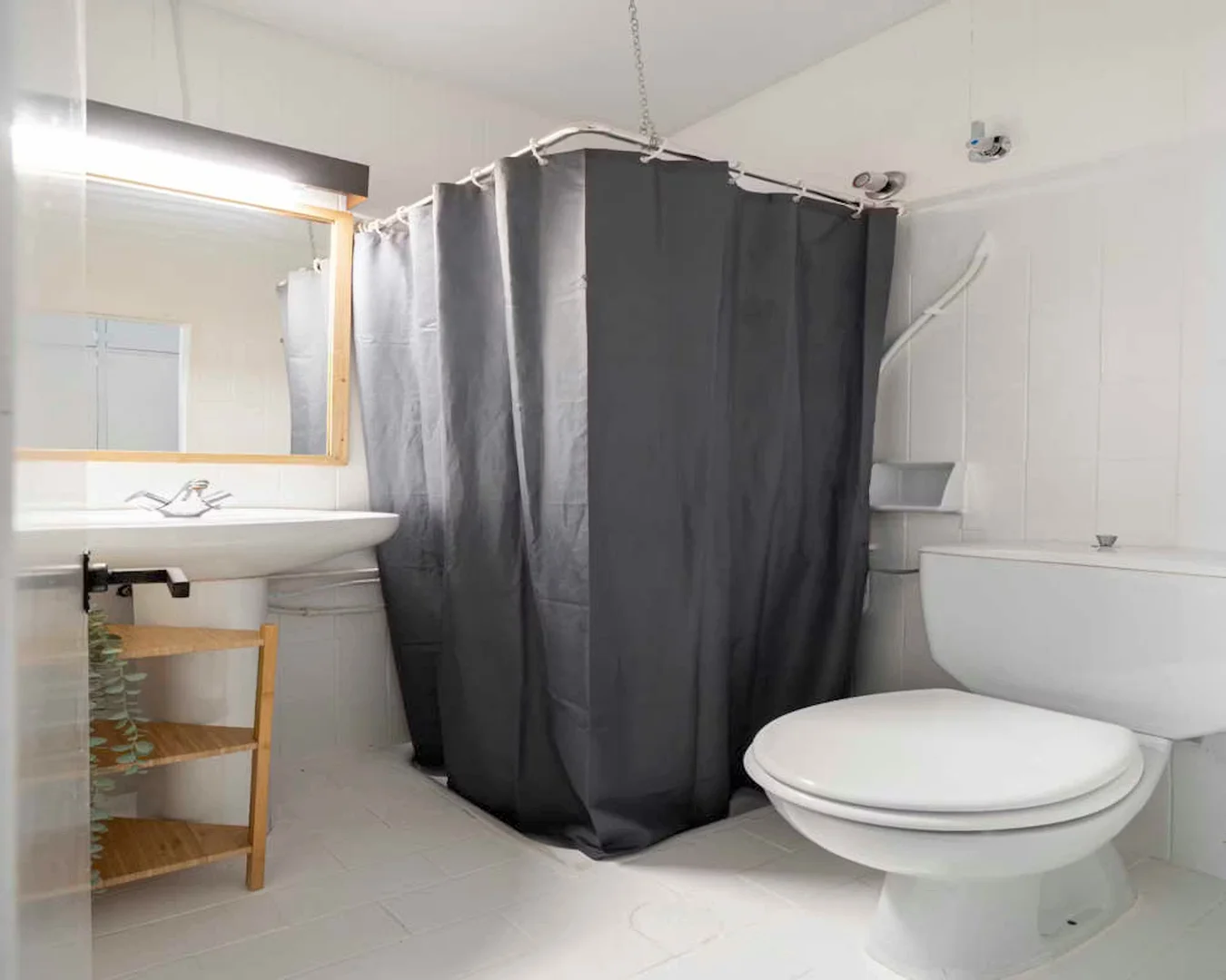 Habitación asequible para estudiantes con buena iluminación en 