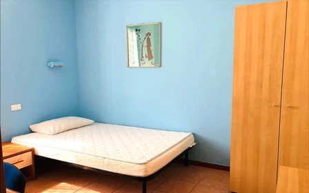 Room for rent in a shared flat in Roma