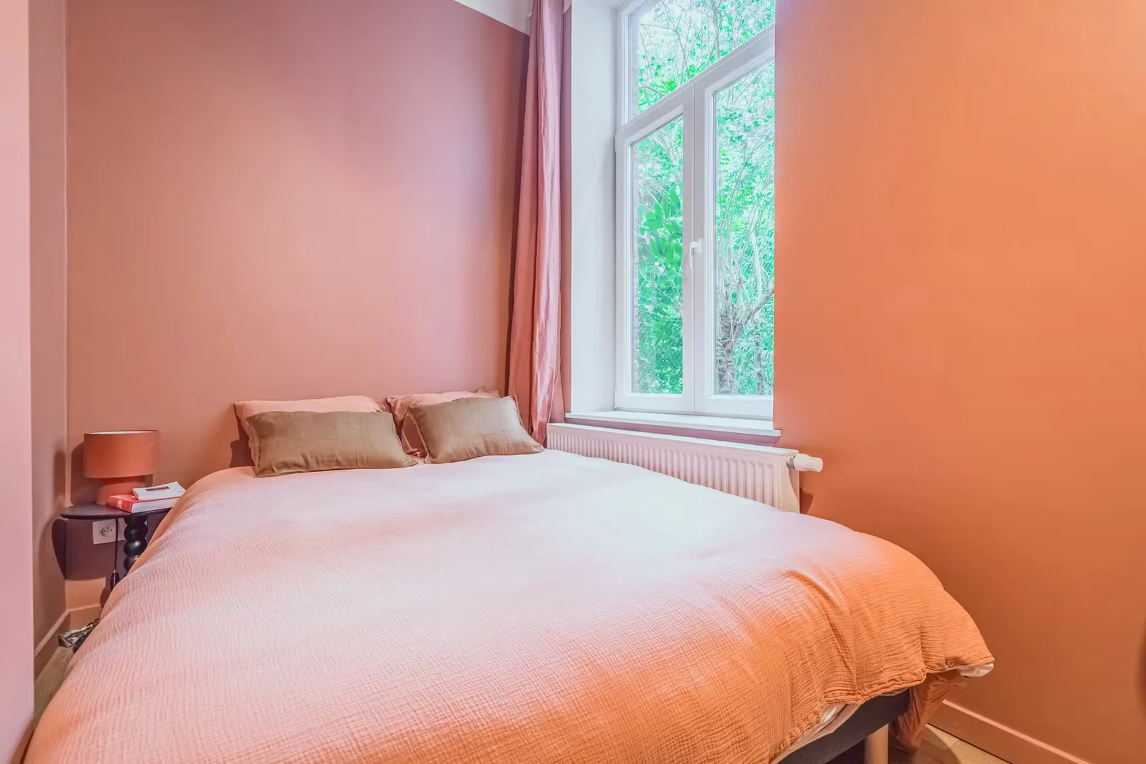 Comfortable and spacious student room in