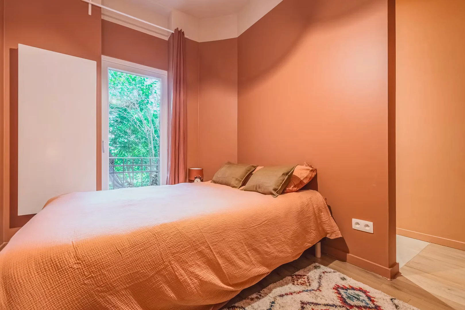'de modern olanaklara sahip öğrenci dostu oda