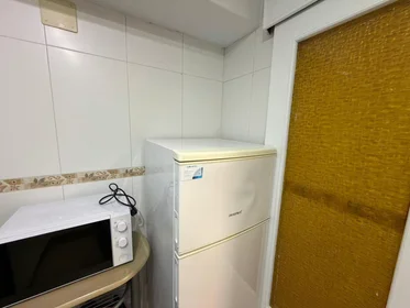 Habitación compartida en Avinguda Novelda, Los Ángeles, imagen 9 de 10