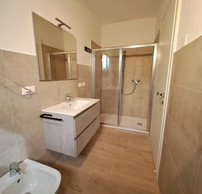 Private room at Via Giuseppe Garibaldi, , image 8 of 10