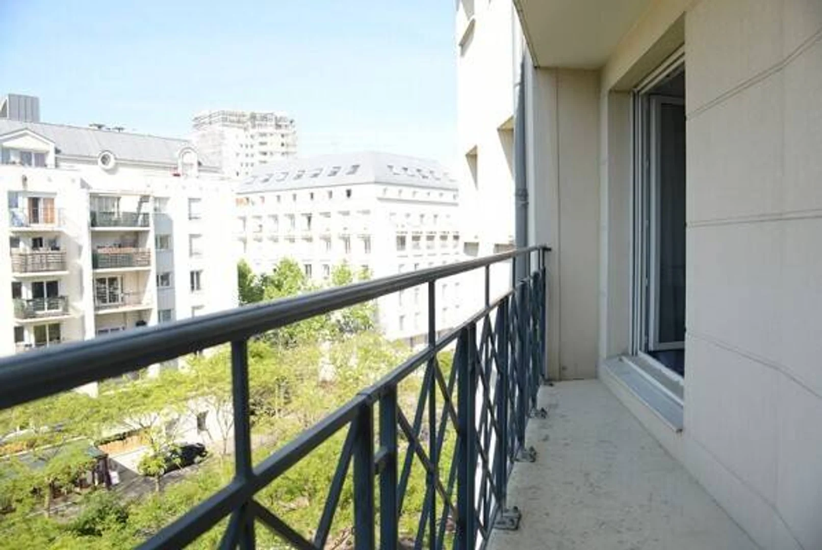 Budget-friendly student room close to campus in 