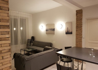Alojamiento con 3 habitaciones en toulon