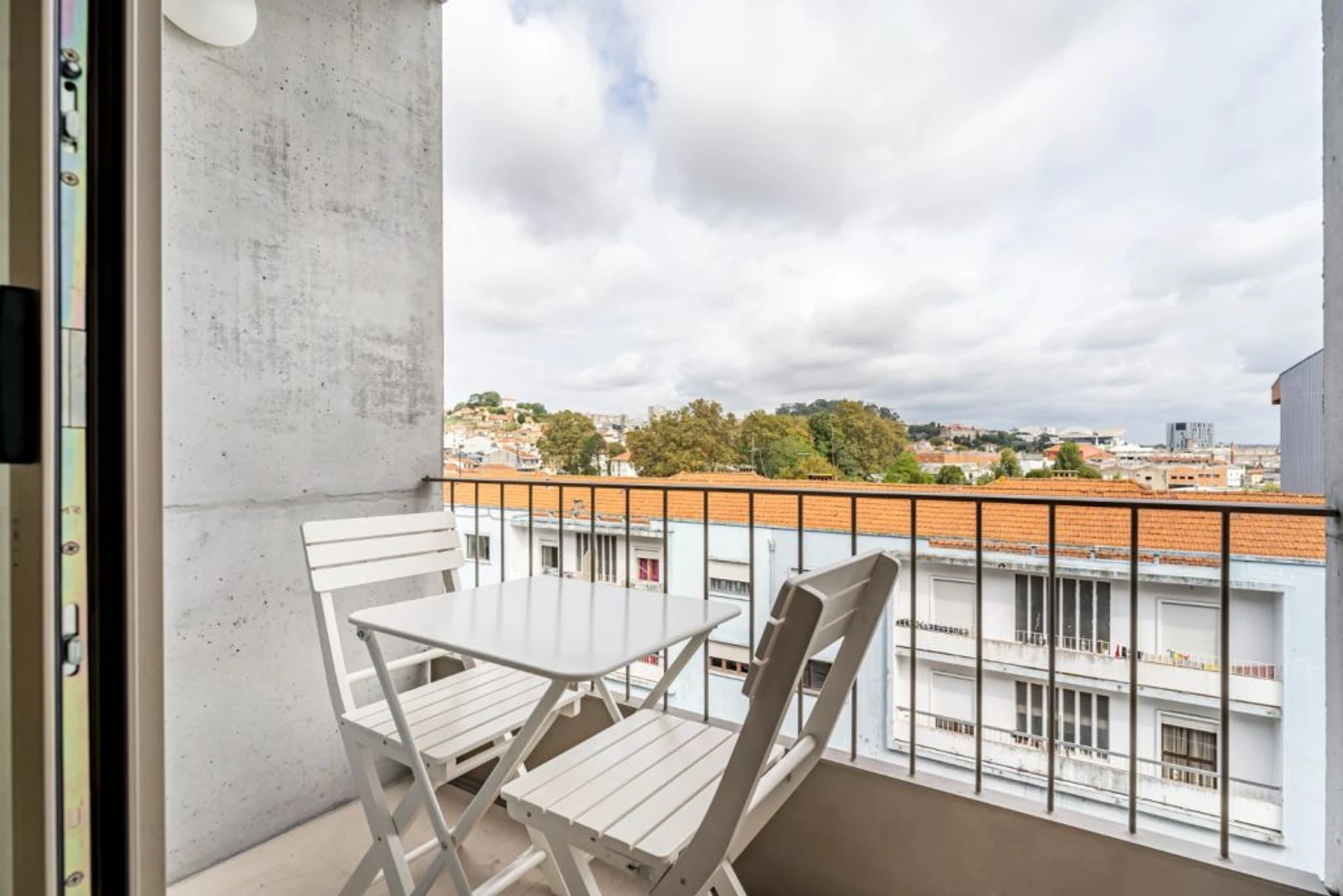 Entire fully furnished flat in Porto