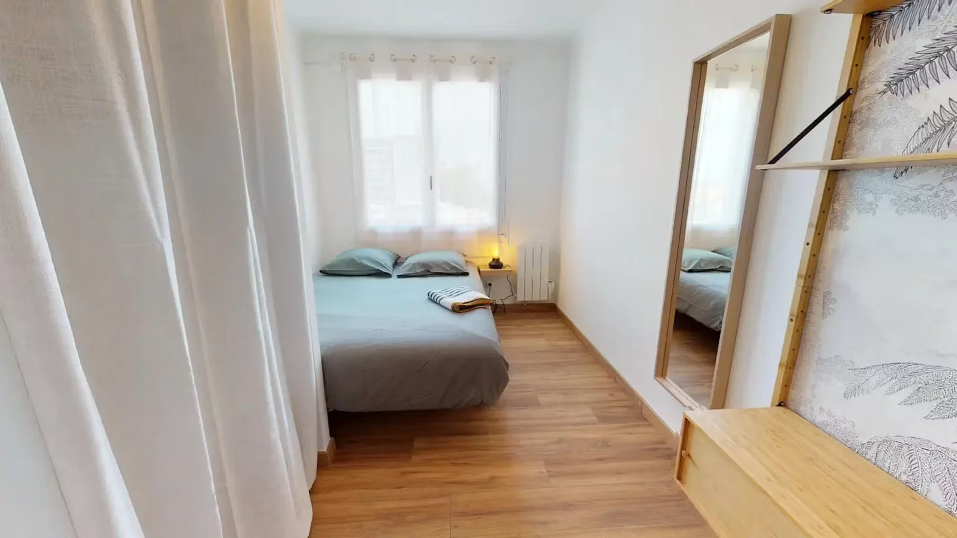 Bezahlbares Zimmer für Studenten mit ausreichender Beleuchtung in 