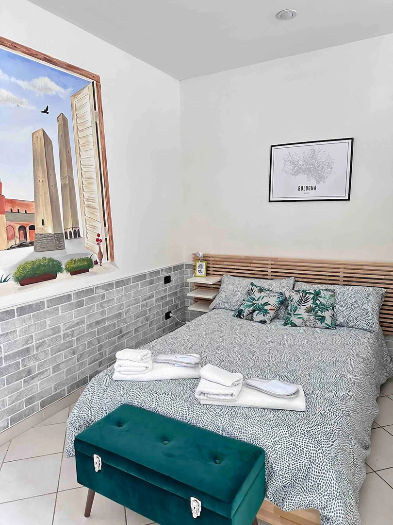 Accommodation with 3 bedrooms in Bologna