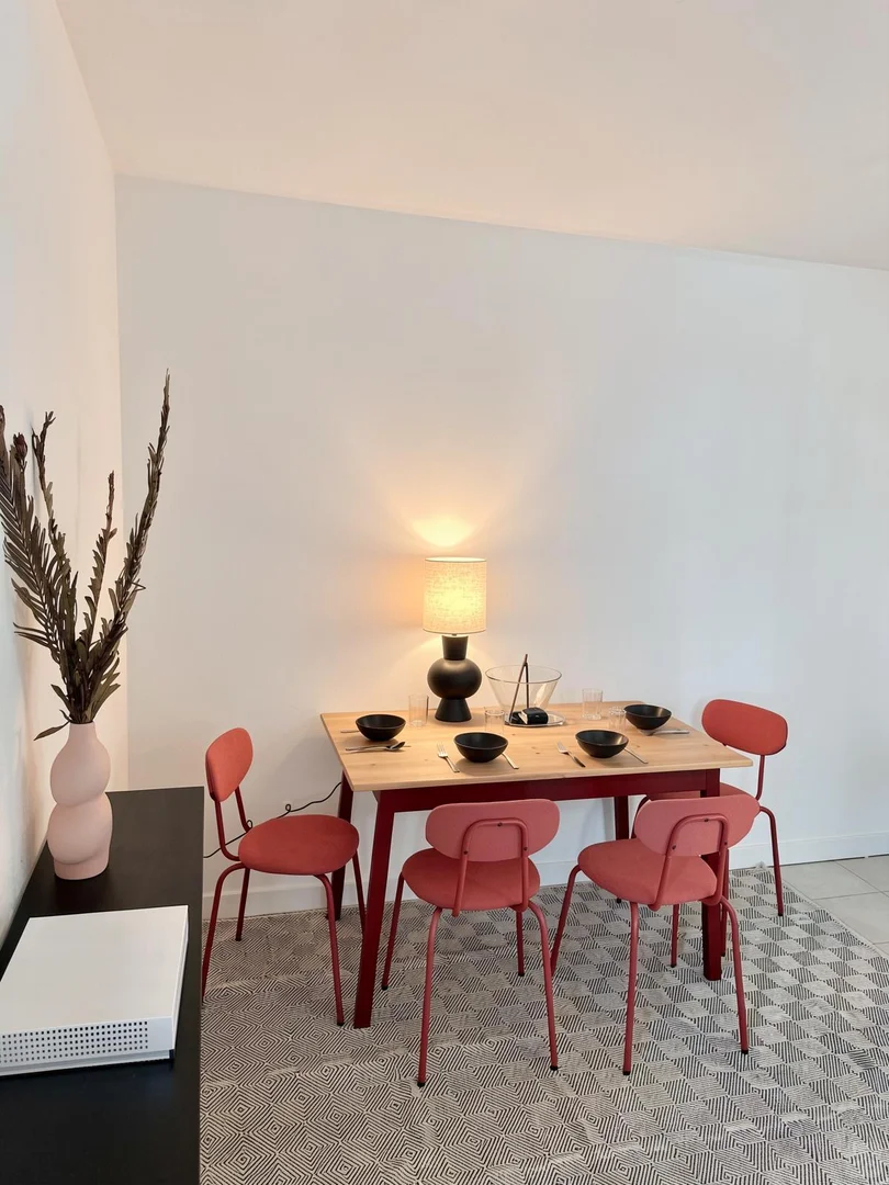 Economical student room with convenient location in 