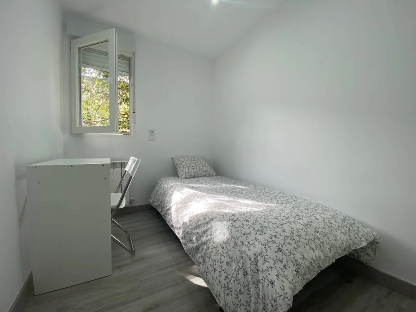 Habitación asequible para estudiantes con buena iluminación en 