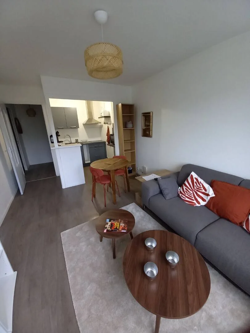 Habitación acogedora para estudiantes disponible en 