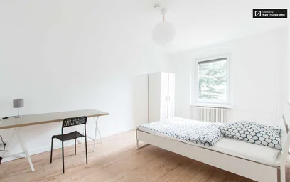 Quarto barato em {area}