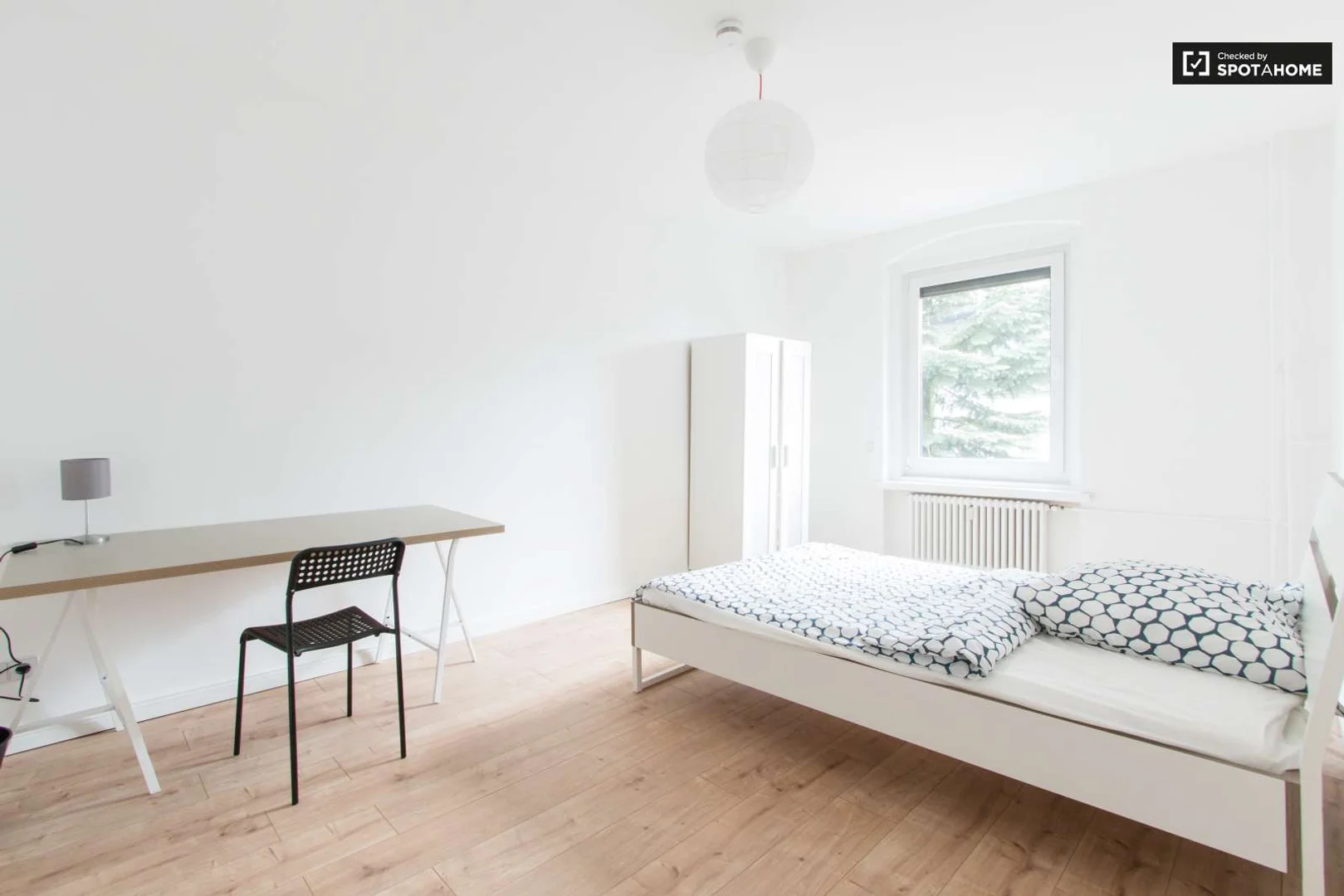 Quarto de estudante económico com localização conveniente em 