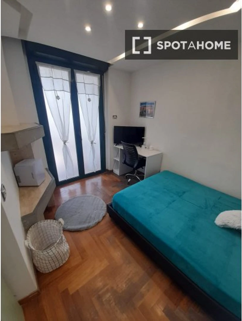 Room for rent in a shared flat in Latina