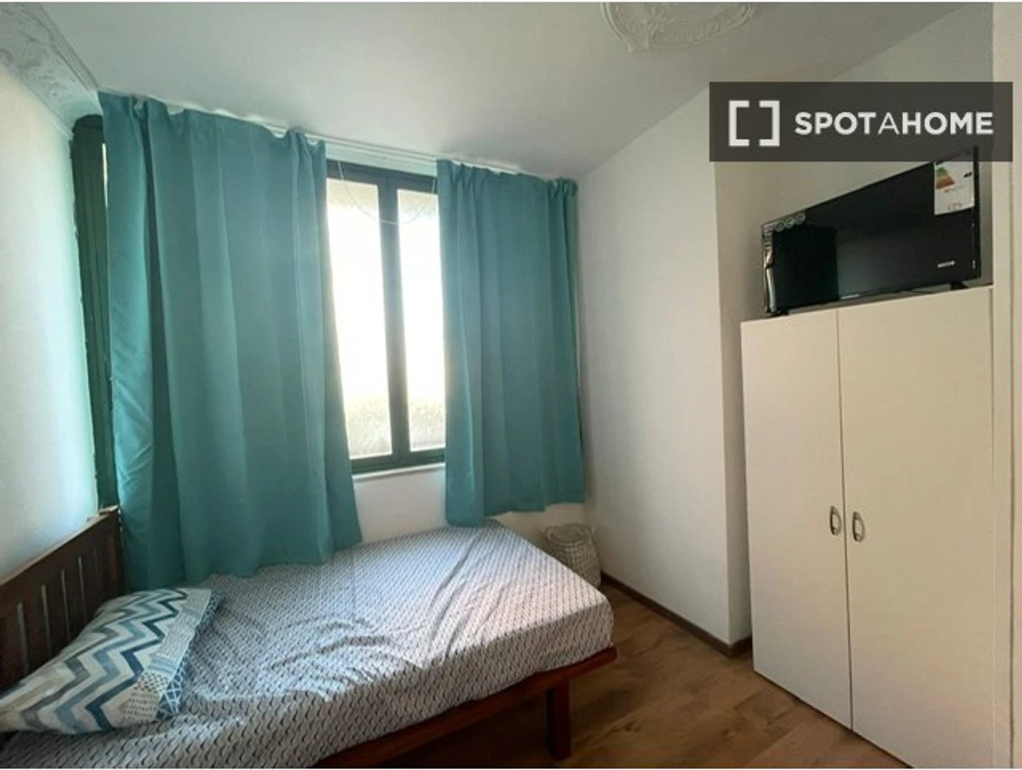 Room for rent in a shared flat in Latina