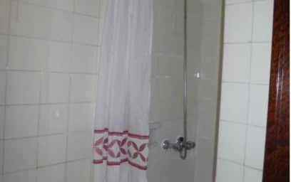 Chambre privée à C. Bermúdez de Castro, image 6 de 15