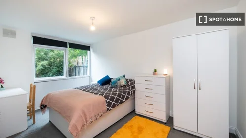 Private room at Badric Court, image 19 of 19