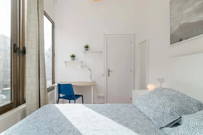 Chambre privée à Ronda de la Univ., 20, 08007 Barcelona, Spagna, image 1 de 15