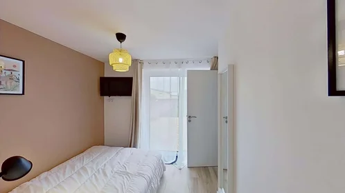 Stanza privata in 5 Rue de Kerbloas, 29200 Brest, France, immagine 4 di 7
