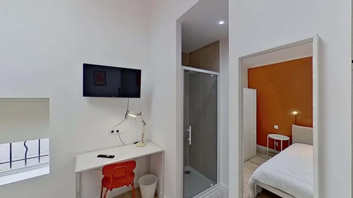 Stanza privata in 5 Rue de Kerbloas, 29200 Brest, France, immagine 1 di 6