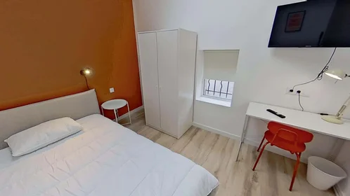 Stanza privata in 5 Rue de Kerbloas, 29200 Brest, France, immagine 3 di 6