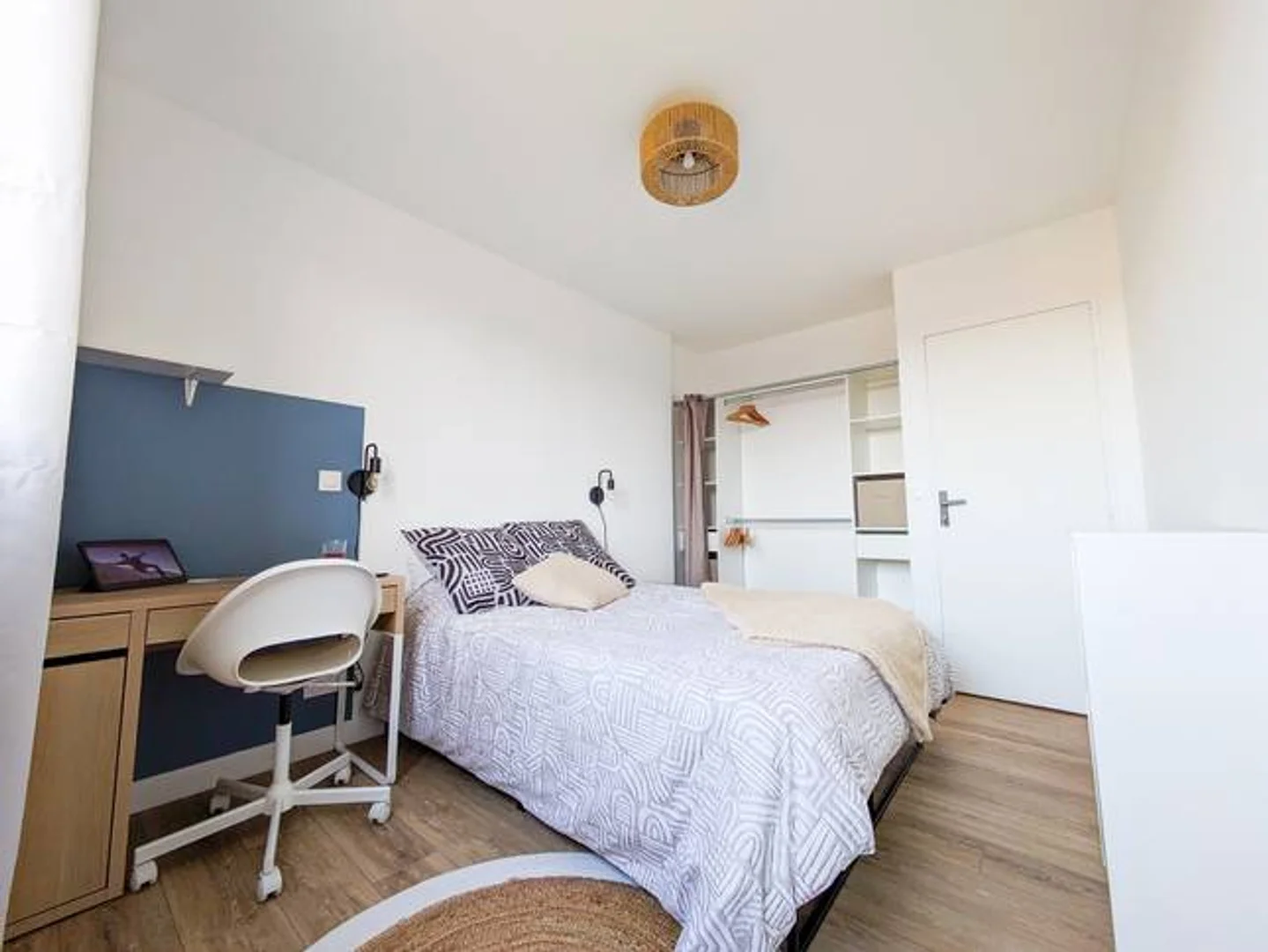 Chambre d'étudiant bon marché à proximité du campus dans 