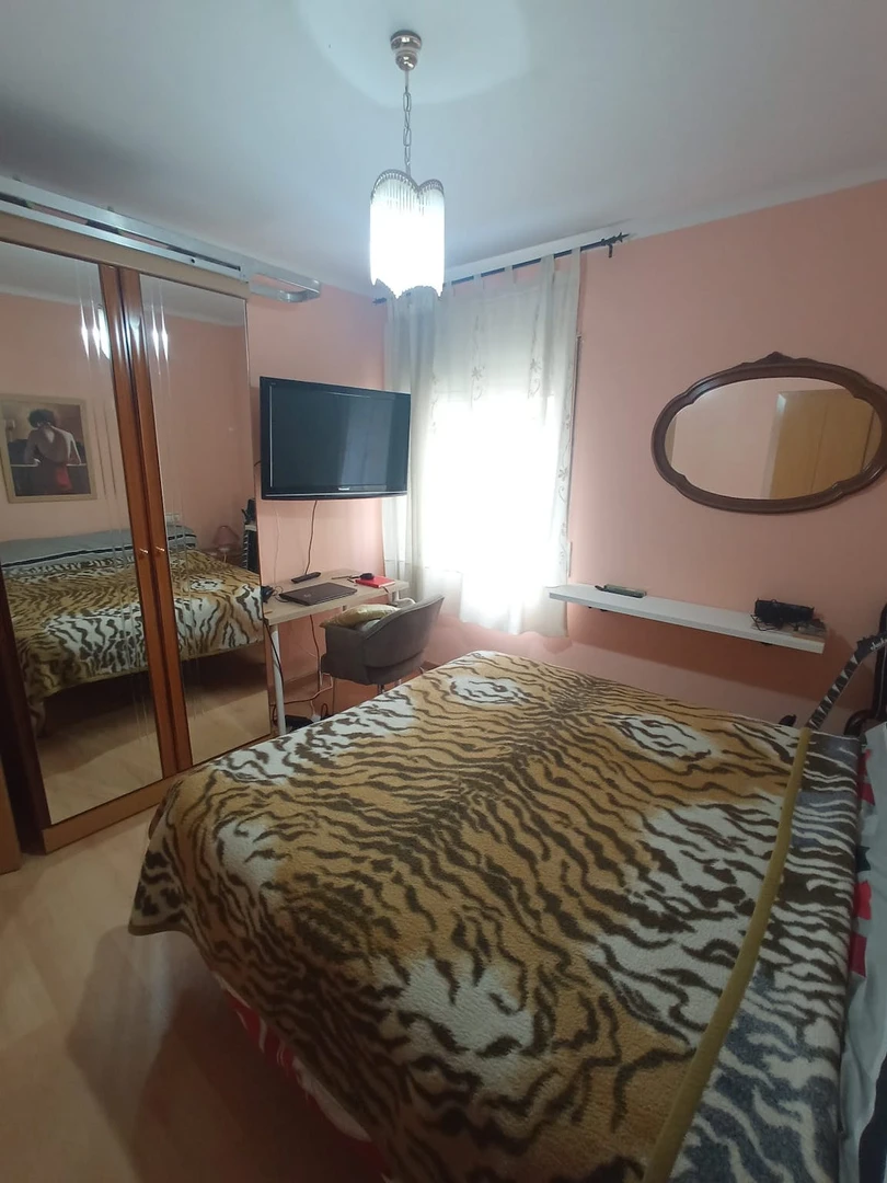 Zimmer mit Doppelbett zu vermieten Castelldefels