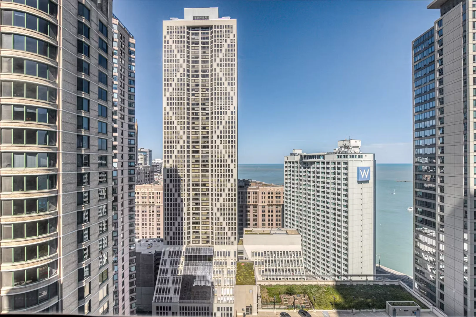 East Ohio Street, Streeterville