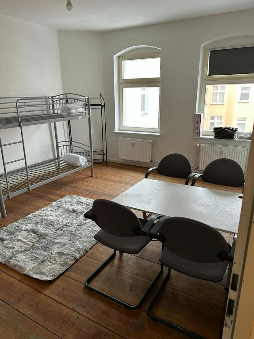 Cheap shared room in berlin