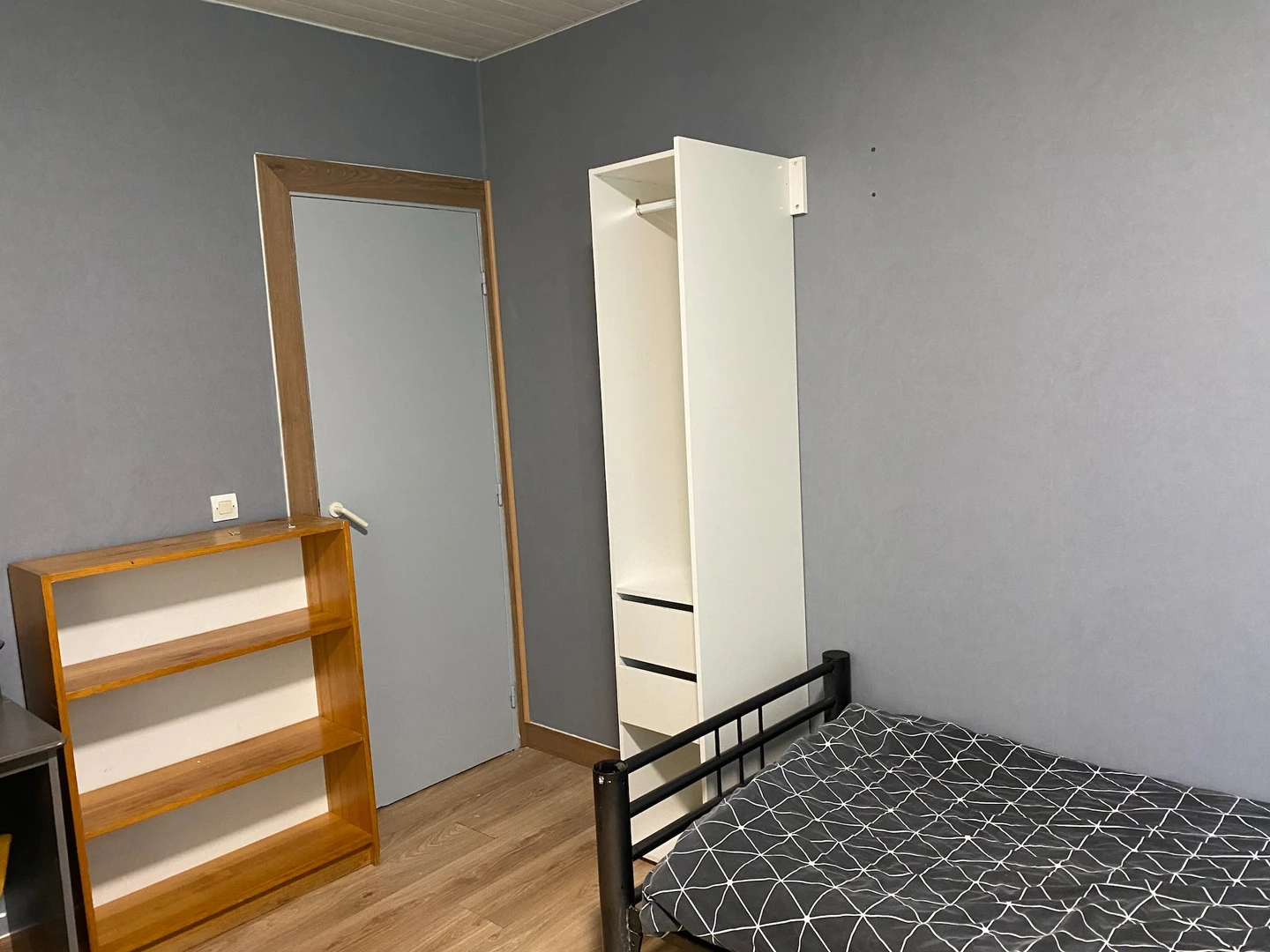 Shared room in 3-bedroom flat paris