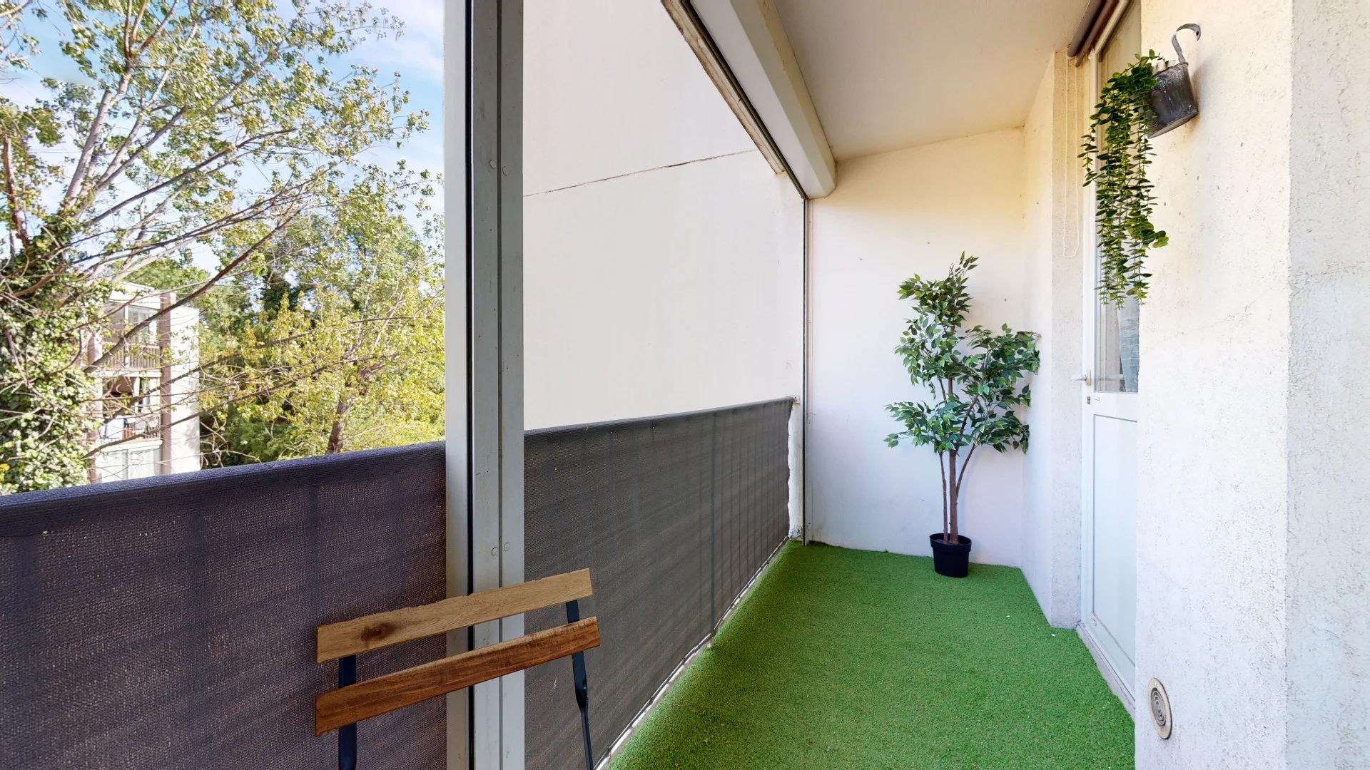 Quarto de estudante económico com localização conveniente em 