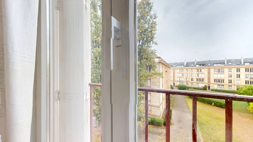 Renting rooms by the month in Metz