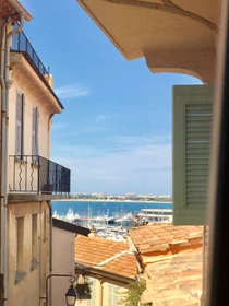 Alojamento com 2 quartos em Cannes