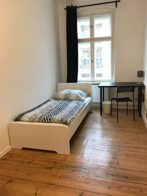 Private room at Haubachstraße, Charlottenburg, image 1 of 10