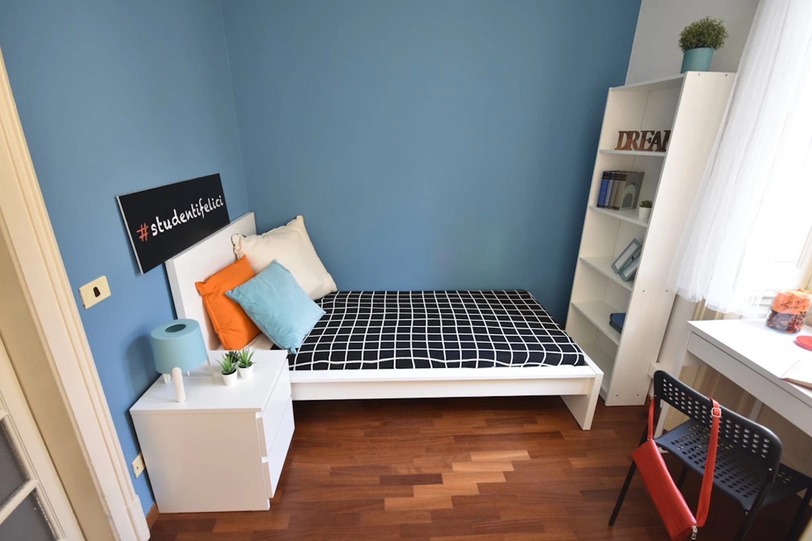 Zimmer mit Doppelbett zu vermieten Bergamo