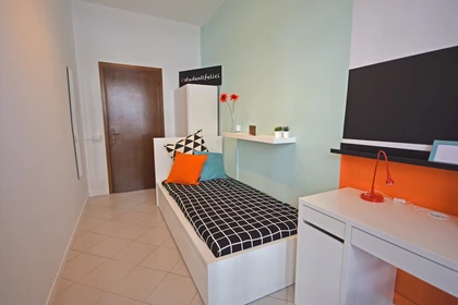 Room for rent with double bed Bergamo