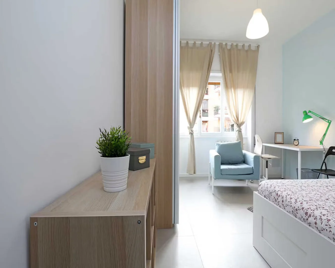 Habitación en apartamento estudiantil en alquiler en , completamente amueblado