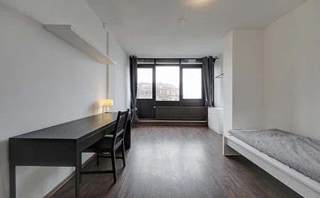 Chambre à louer dans un appartement en colocation à Stuttgart