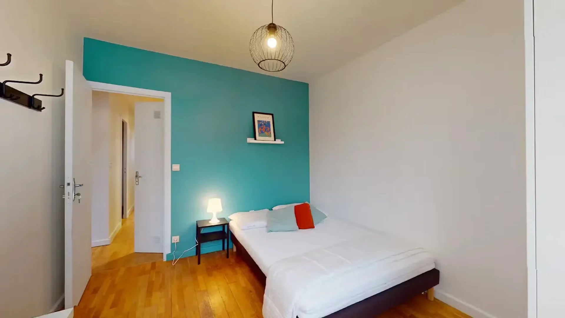 Habitación para estudiantes en  con área de estudio y facilidades compartidas