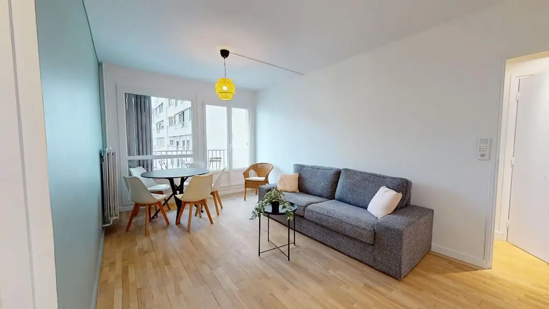 Habitación para estudiantes en  con área de estudio y facilidades compartidas