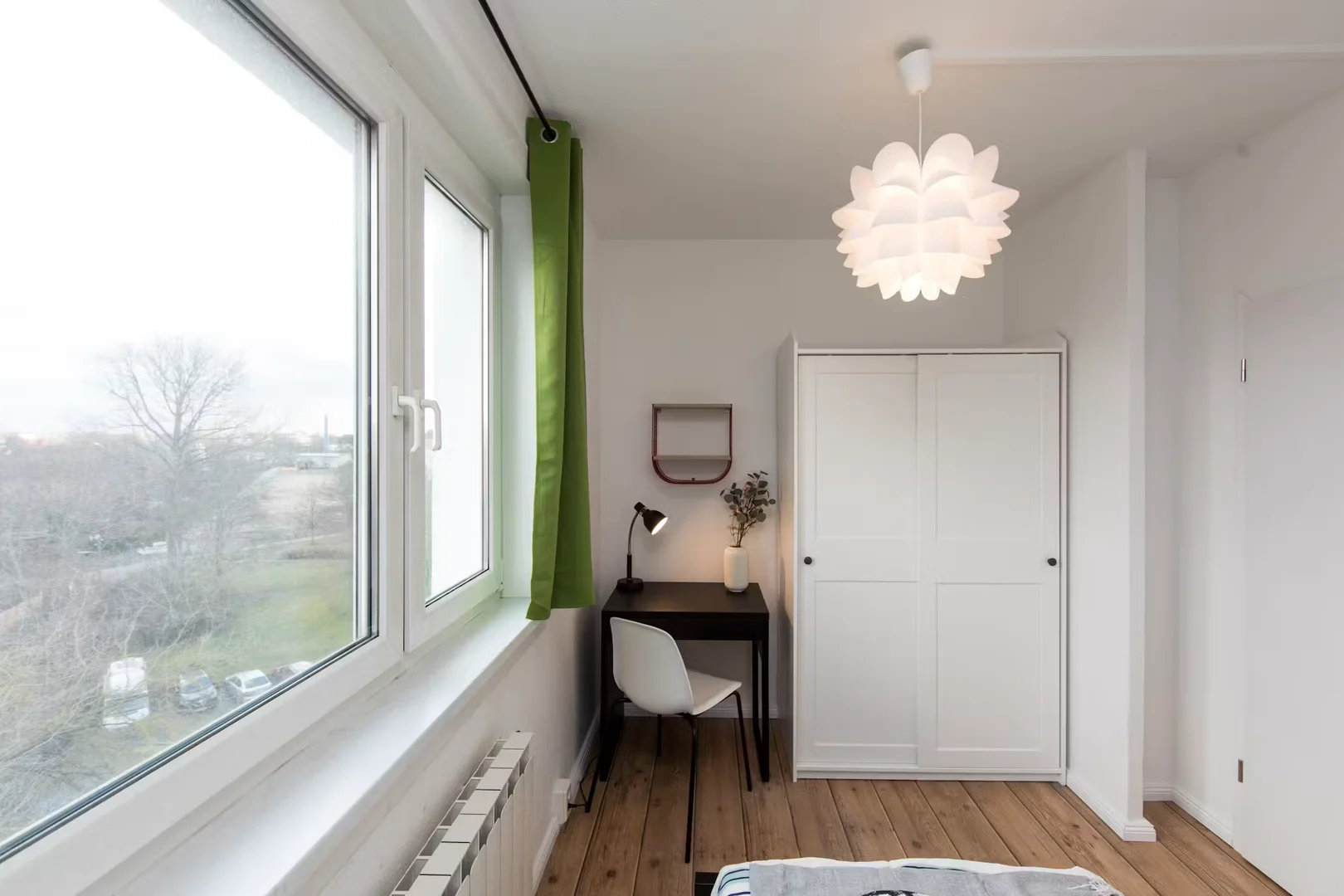 Economical student room with convenient location in 