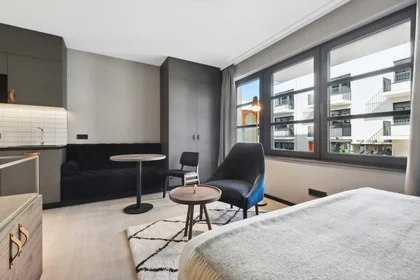 Logement entier à Fischerstraße, Bezirk Lichtenberg, image 7 de 10