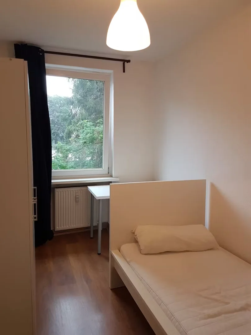 Camera per studenti in  con area studio e servizi in comune