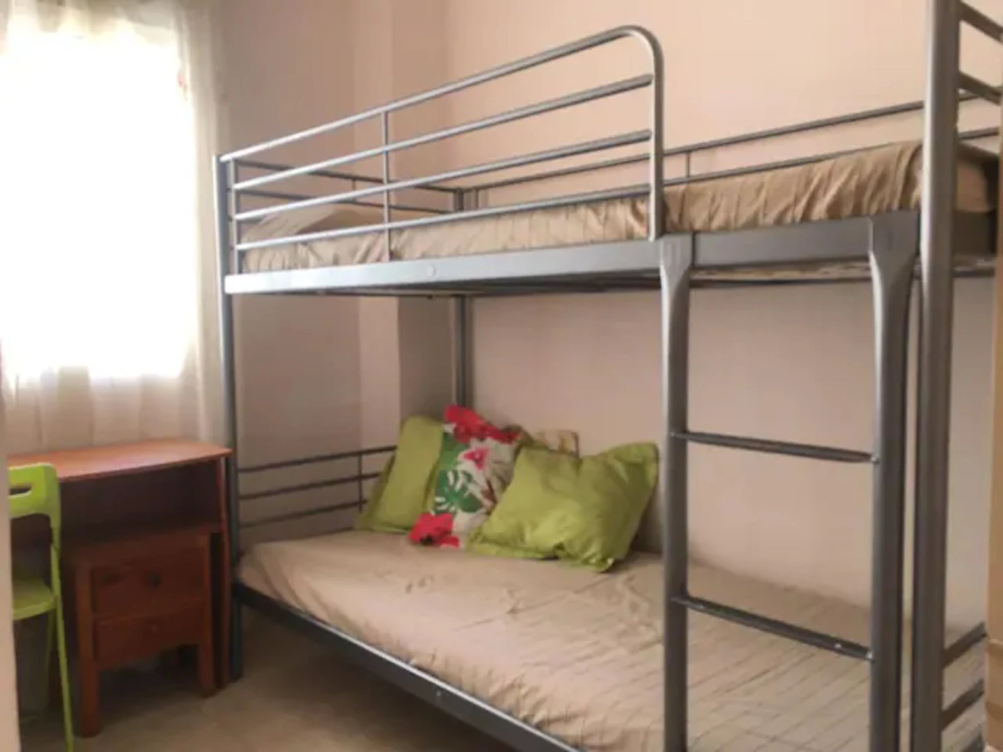 Zimmer mit Doppelbett zu vermieten Alicante