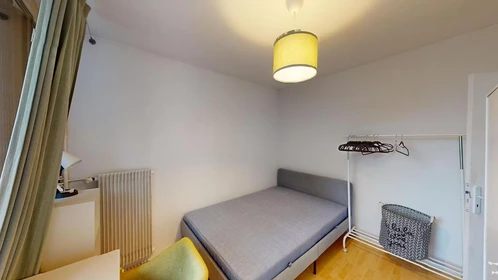 Limoges de çift kişilik yataklı kiralık oda